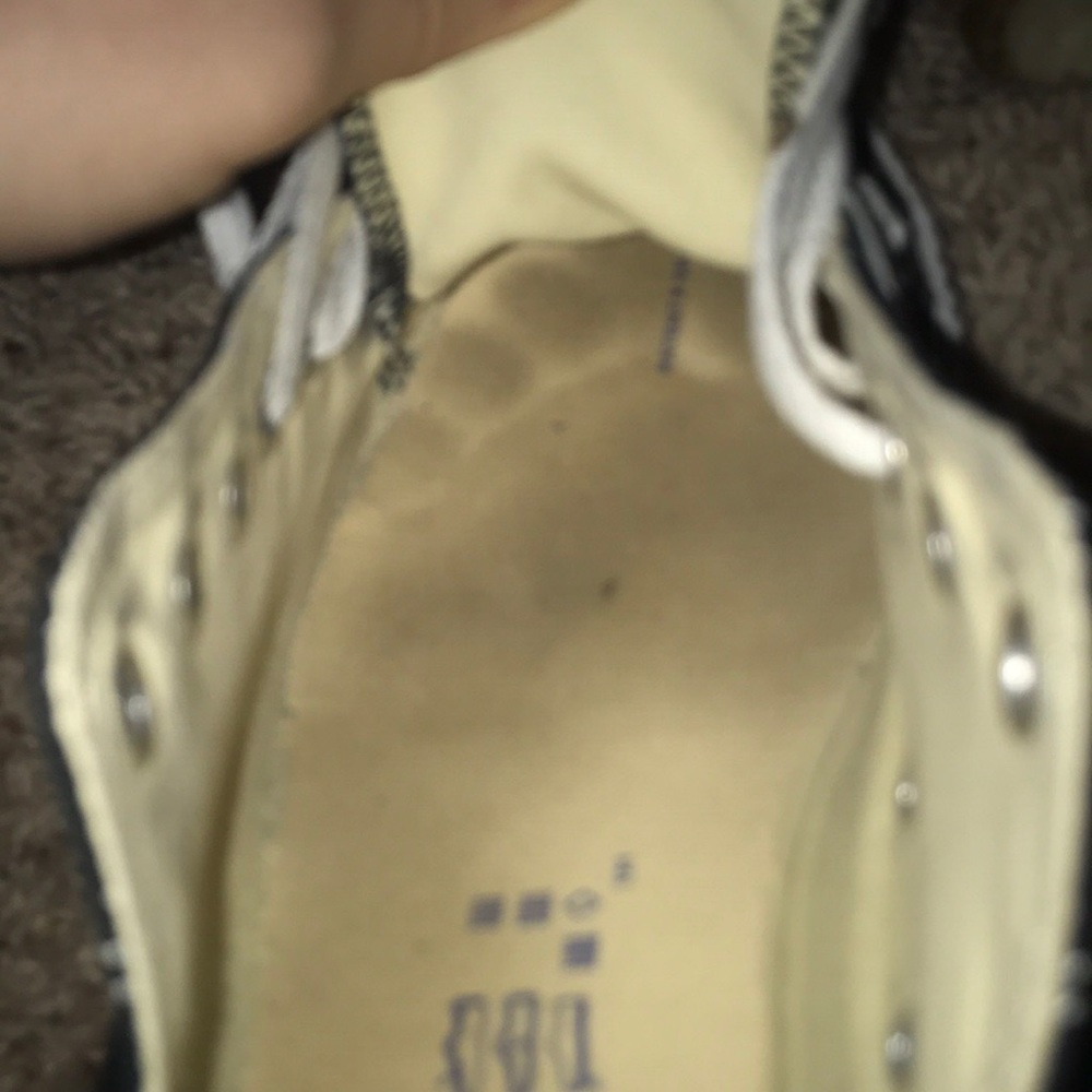 shoes - Picture 5 of 5